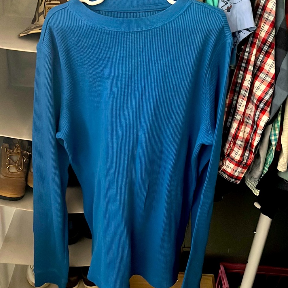 Blue long sleeve thermal texture boys shirt large